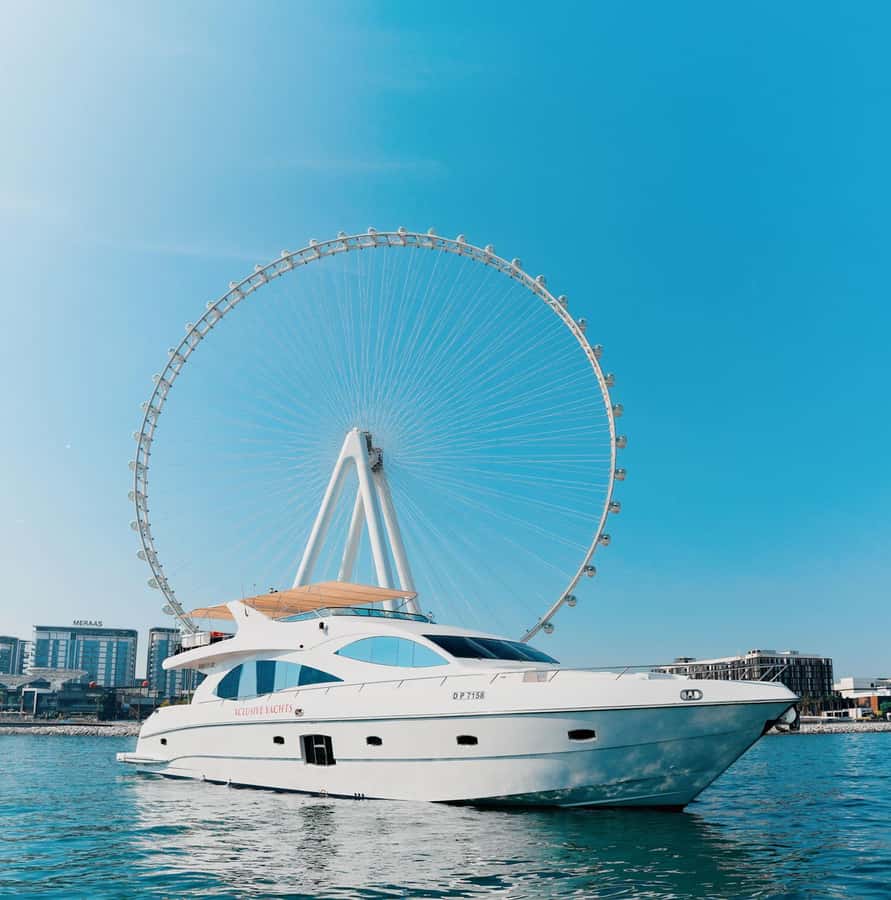 Dubai: Instagrammable Yacht Tour with Drinks & Ain/JBR Views - Finding the boarding point at Dubai Marina
