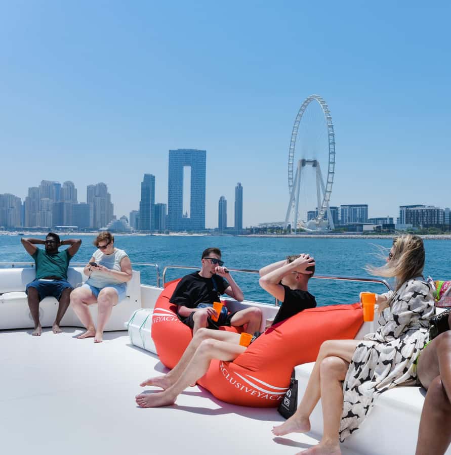 Dubai: Instagrammable Yacht Tour with Drinks & Ain/JBR Views - Choosing daylight, sunset, or evening