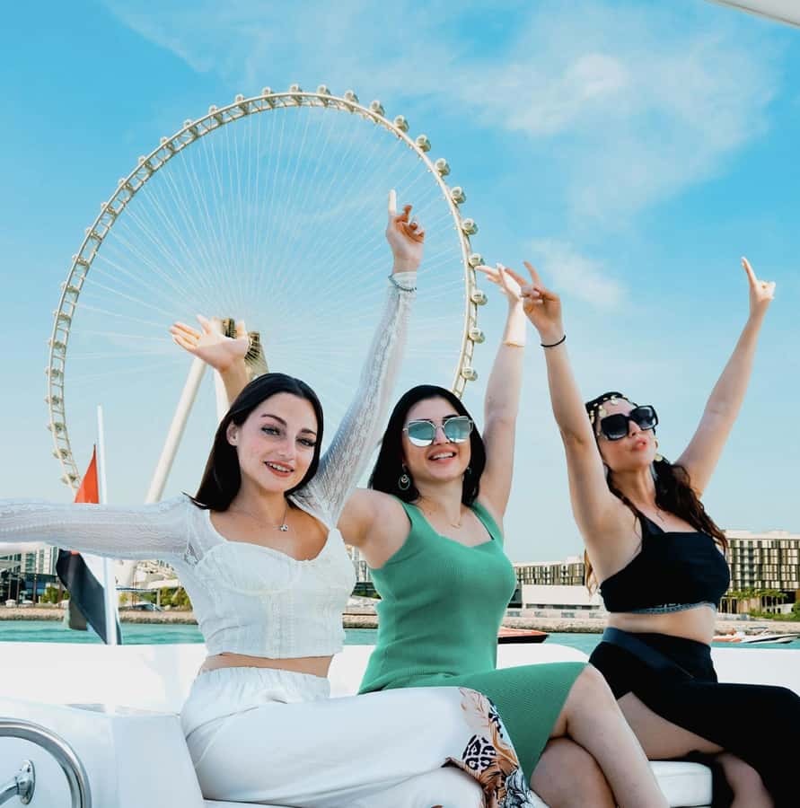 Dubai: Instagrammable Yacht Tour with Drinks & Ain/JBR Views - Practical booking advice before you pay $25