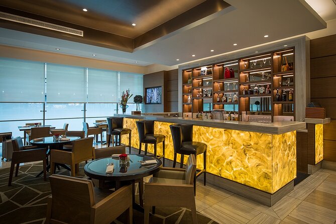 Dubai International Airport (DXB) T3/T1/T2 VIP Lounge Access - Service can range from warm to difficult