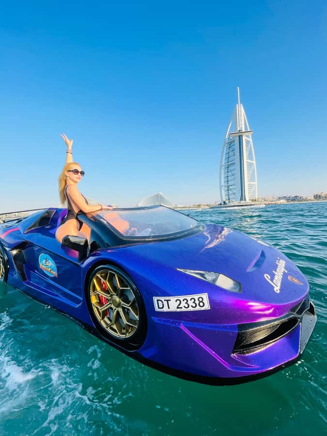 Dubai: Jet car at Burj Al Arab with photos and videos - Learning to handle the car on the water