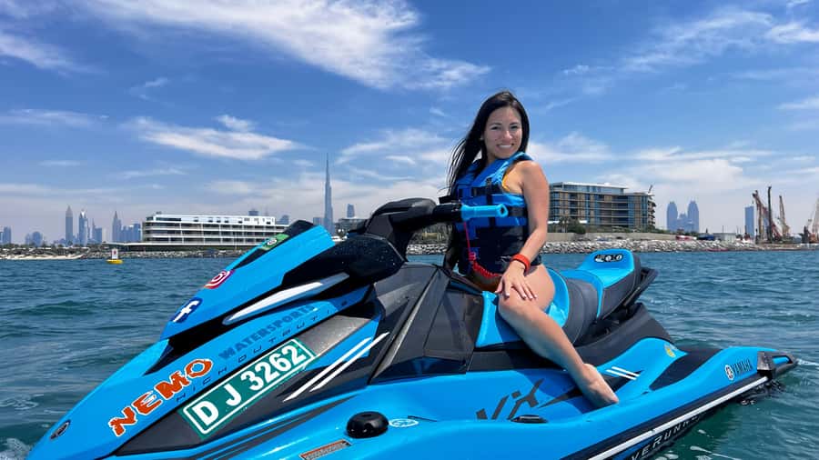 Dubai Jet Ski: Burj Khalifa, Burj Al Arab, Pics & Ice Cream! - The first minutes: safety before speed