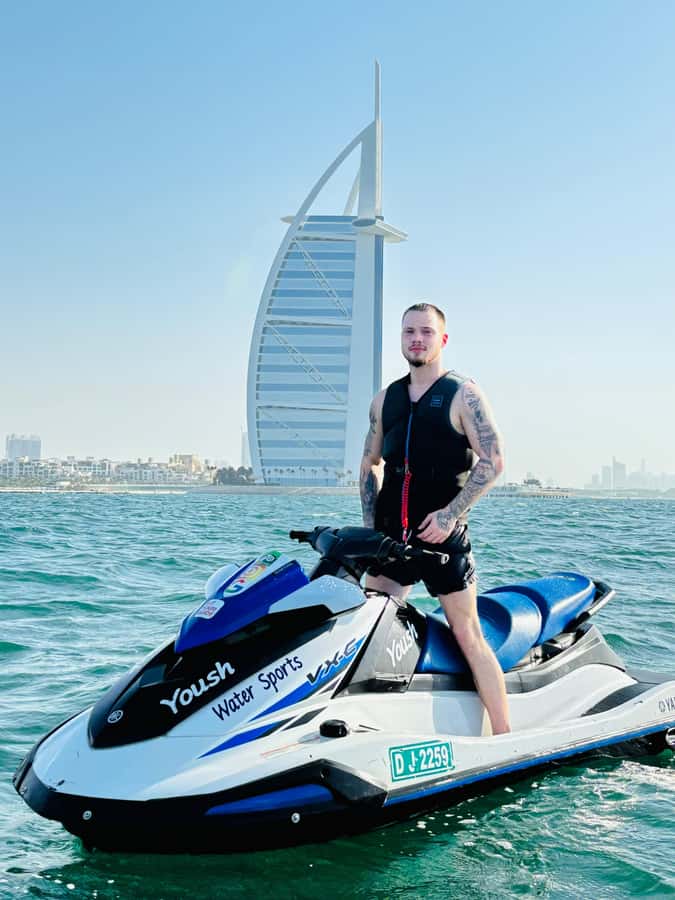 Dubai: Jet Ski Tour of Burj Al Arab with Photos - Returning with Burj Khalifa in view