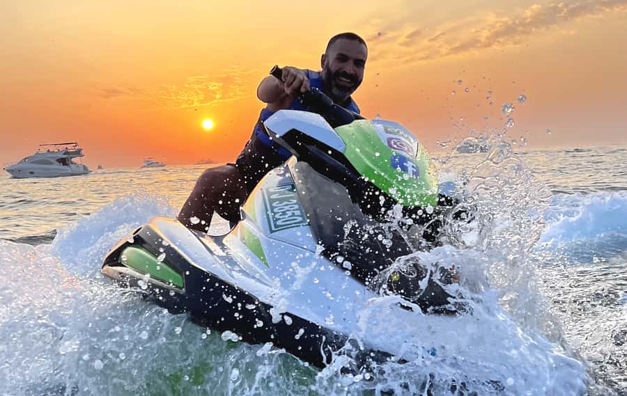 Dubai: Jet Ski Tour to Burj Al Arab and Atlantis - What happens at Friends Aqua WaterSports