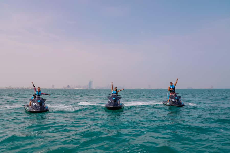 Dubai: Jetski Ride up to 2 People with Photos & Refreshments - Who should book this activity?