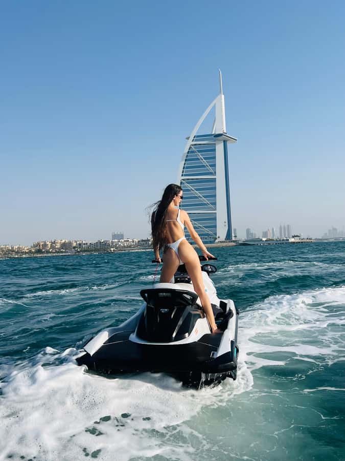 Dubai: Jetski to Burj Arab-Atlantis w Pic, Video & Icecream - Cooling off at Lumiere Café