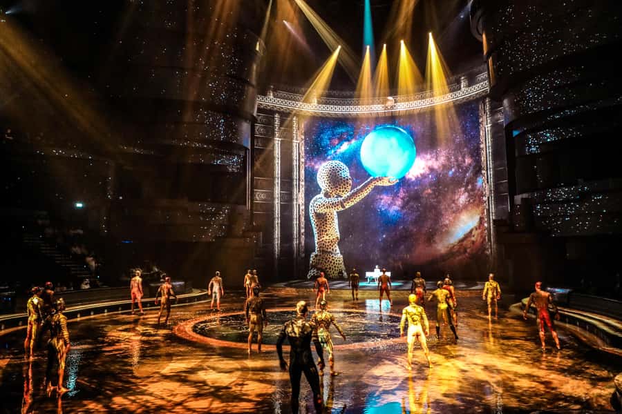 Dubai: La Perle by Dragone Show Tickets - The cast, stunts, and technical work