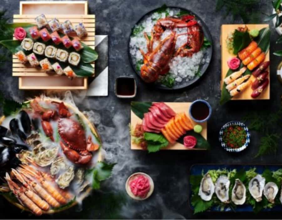 Dubai: Luxury Dinner Buffet at Gastronomy Atlantis The Royal - Entering Atlantis The Royal for dinner