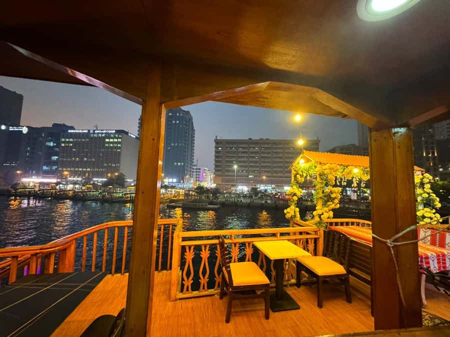 Dubai: Luxury Dinner Cruise with Live Music - The Dubai Creek route after dark