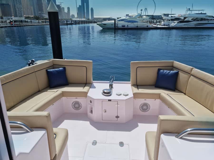 Dubai: Luxury Sightseeing Cruise with Food and Drinks - Finding Your Best Seat Before the Skyline Appears