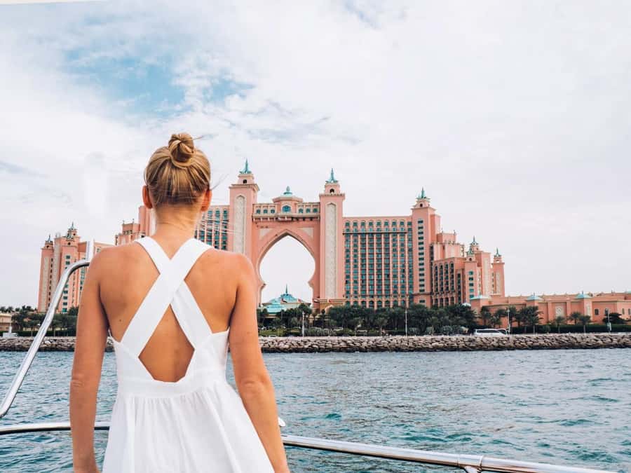 Dubai: Luxury Sunset Yacht Tour with Snacks and Drinks - What the Dubai yacht cruise is really like