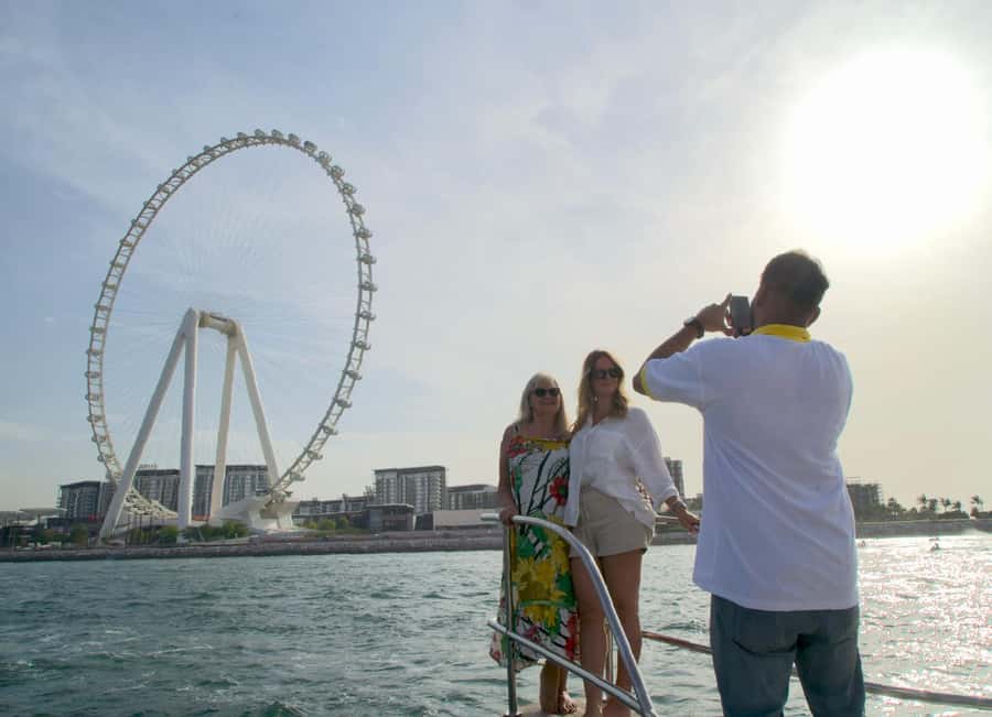 Dubai: Luxury Sunset Yacht Tour with Snacks and Drinks - Starting at Dubai Harbour