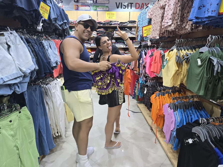 Dubai: Magic & Secret new Shopping Tour - Dubai shopping beyond the famous malls