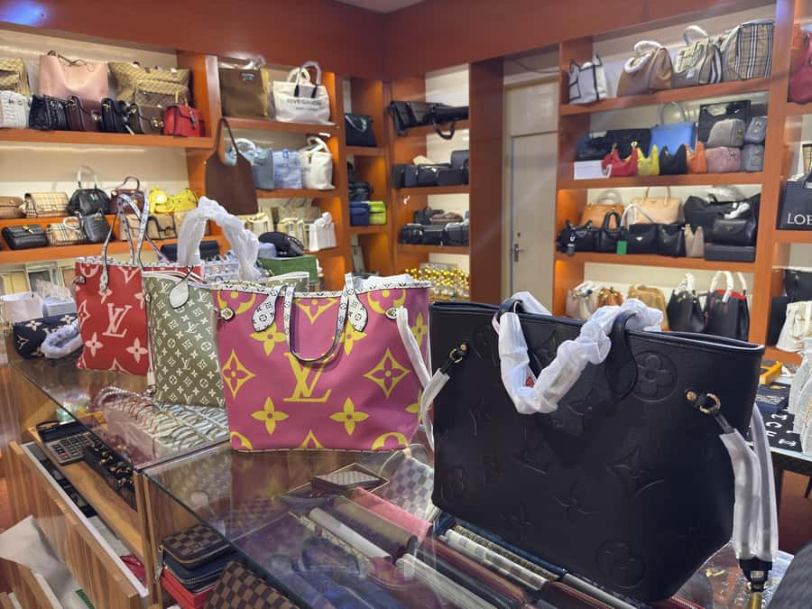 Dubai: Magic & Secret new Shopping Tour - Gold, silver, diamonds, and other jewelry