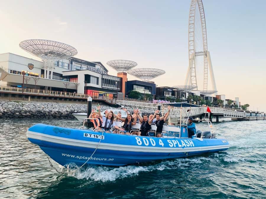 Dubai Marina : 1.5-Hour Atlantis Sightseeing Speedboat Tour - Finding the boat behind Al Rahim Mosque