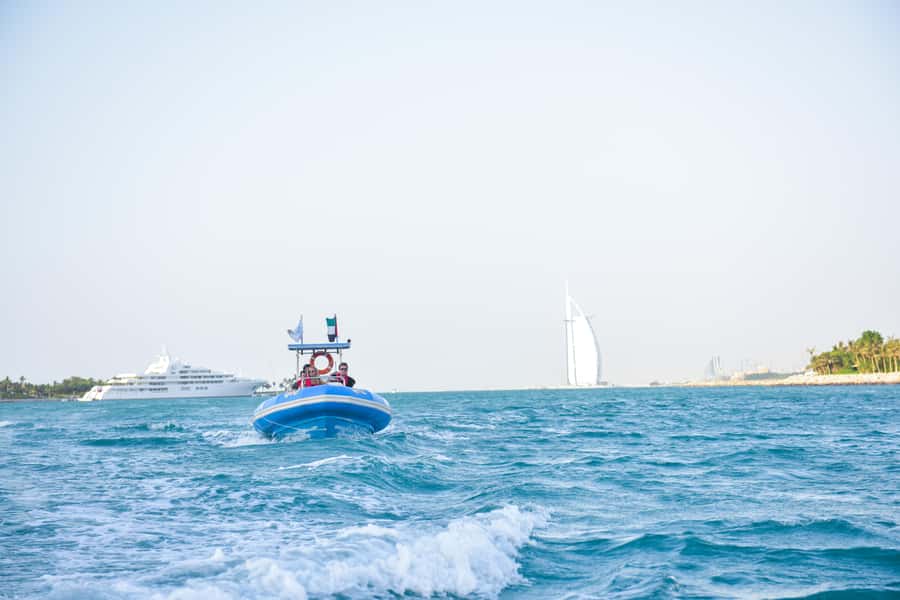Dubai Marina : 1.5-Hour Atlantis Sightseeing Speedboat Tour - The return run and Dubai’s evening lights