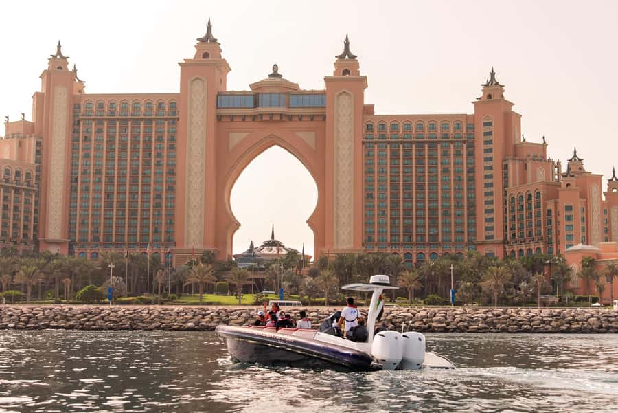 Dubai Marina: 1-Hour Luxury Sightseeing Speedboat Tour - Choosing the right departure time