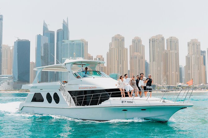 Dubai Marina 1hr Yacht tour with Drinks - Bluewaters Island and Ain Dubai