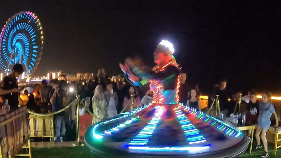 Dubai Marina: Dinner Cruise in a Traditional Boat - Music, dancing, and the onboard mood