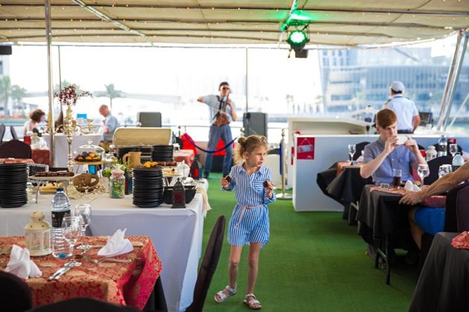 Dubai Marina Dinner Cruise with Live Music & Open Bar - Open bar and live music