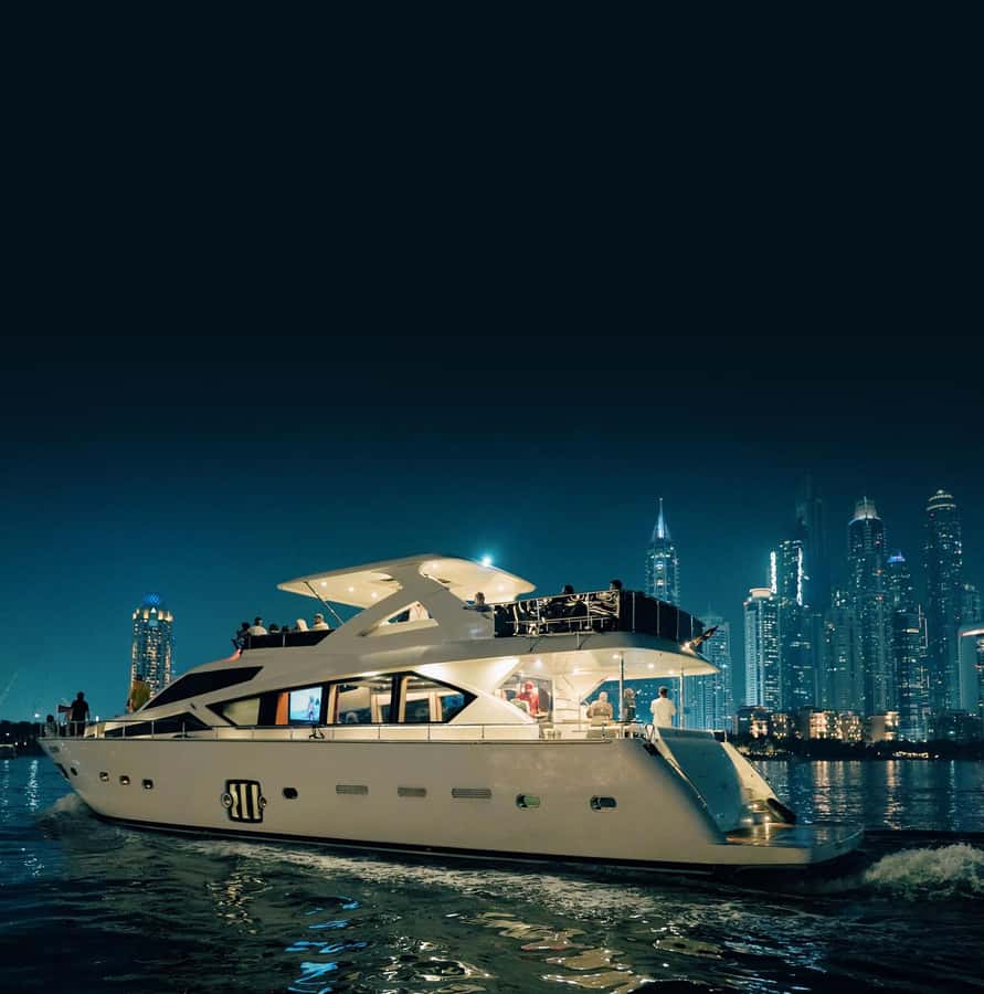 Dubai Marina: Luxury Yacht Tour with Breakfast or BBQ Option - Who will enjoy this cruise most?