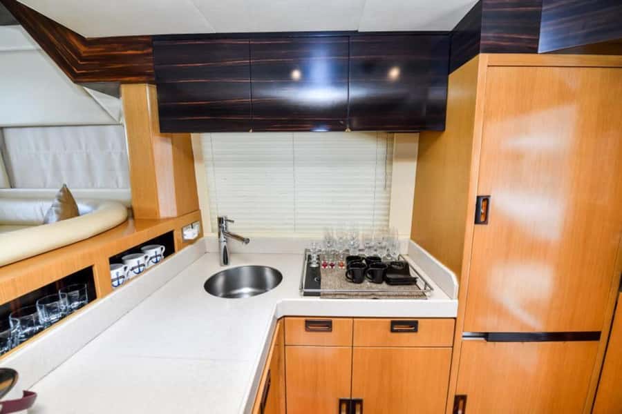 Dubai: Marina Private Luxury Yacht Tour - Practical details that can make the outing smoother