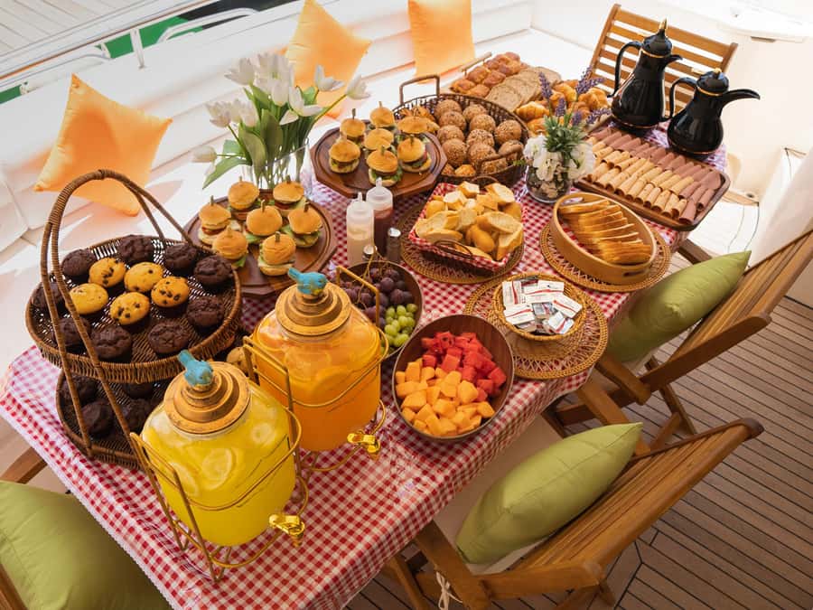 Dubai: Marina Sightseeing on Yacht with Breakfast - Key points to know before booking