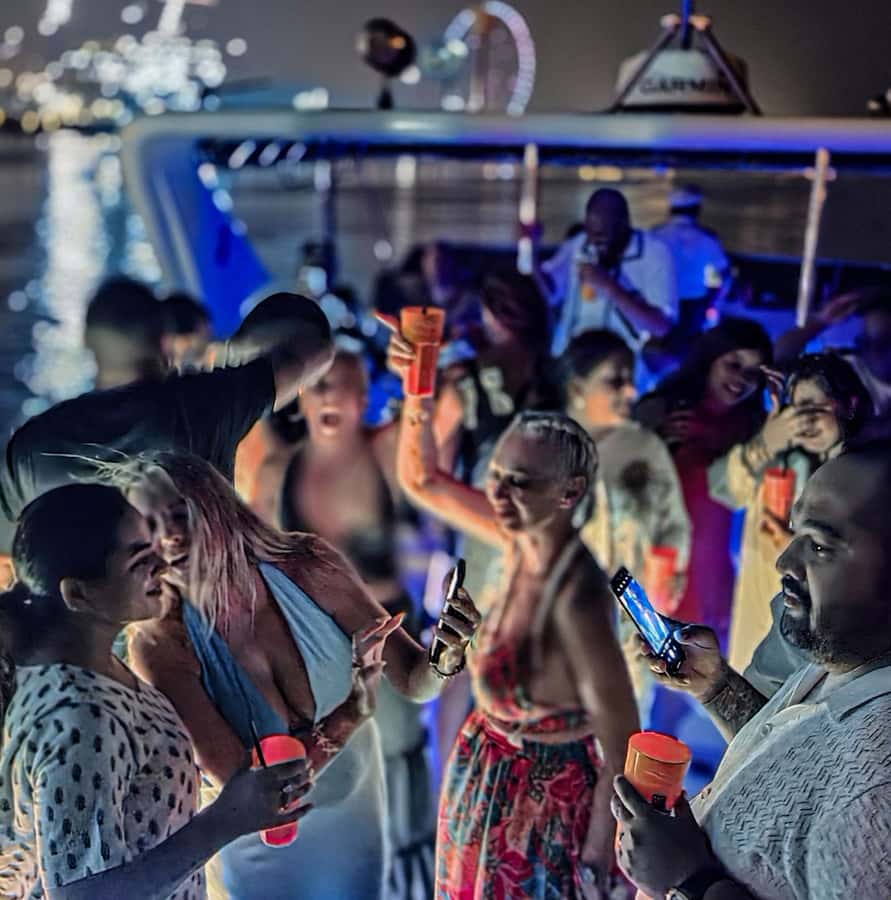 Dubai: Marina Yacht Party with BBQ, Unlimited Drinks and DJ - Key points to know before booking