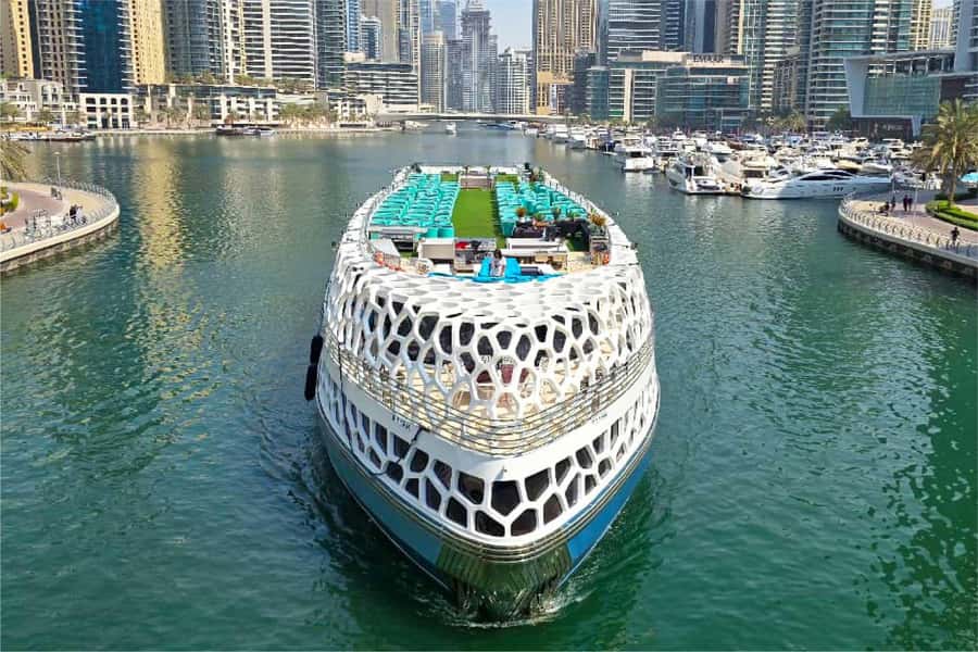 Dubai: Mega Yacht Dinner Cruise with Buffet - Key things to know before booking