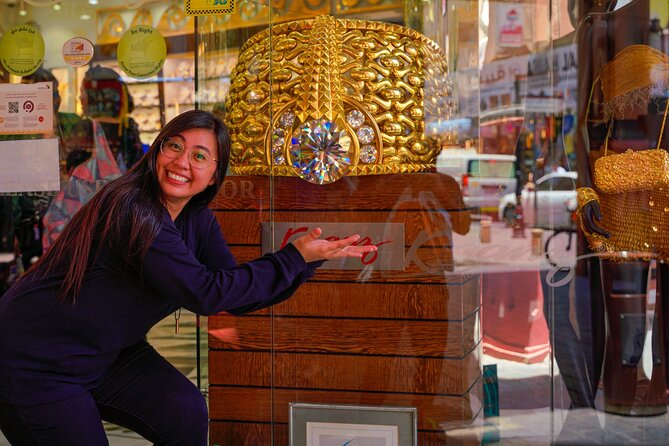 Dubai: Old Town, Souks, Street Food, Guided Tour & Abra Ride - How much history you get depends on the guide