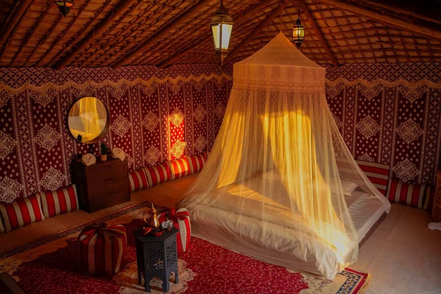 Dubai: Overnight Safari, Dinner, Stargazing & Al Khayma Camp - Campfire tea and the most authentic-feeling hour