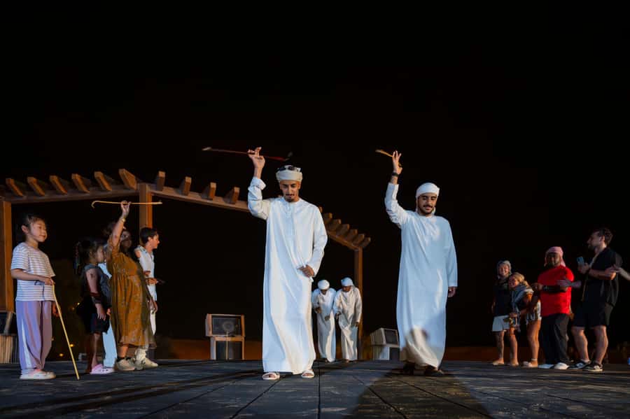 Dubai: Overnight Safari with Luxury Dome Stay & Stargazing - Sunrise and Bedouin breakfast at your door