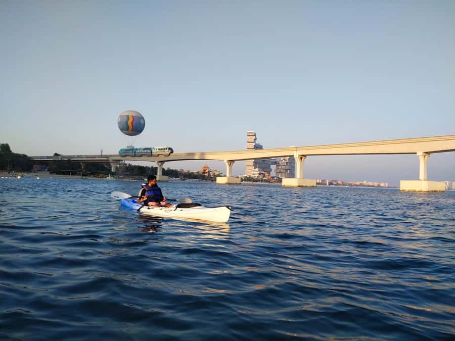 Dubai: Palm Jumeirah Guided Kayaking Tour - Starting at the Sofitel beach resort