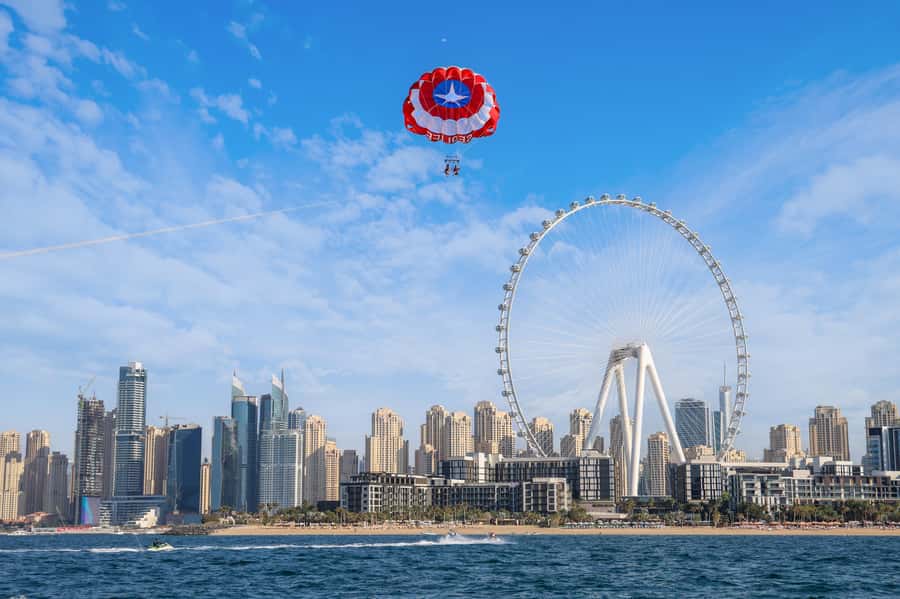 Dubai: Palm View and JBR View Parasailing Experience - What the crew does well