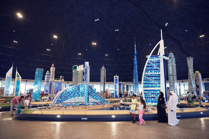 Dubai Parks and Resorts: Choose between 3 parks - What the private transfer adds to the price