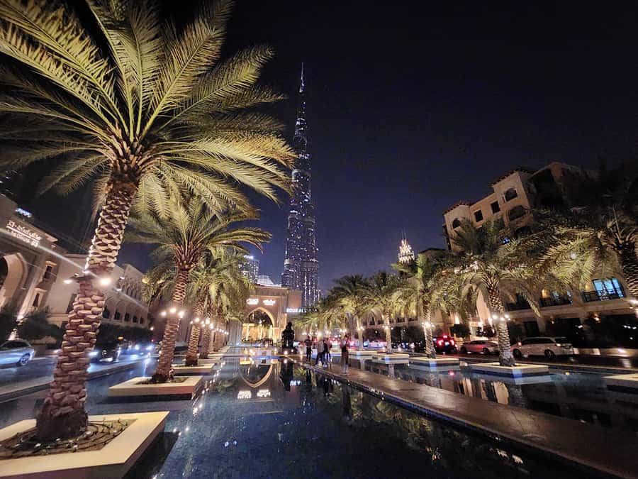 Dubai: Premium Half-Day Dubai Highlights Tour small group - Dubai Frame and the route’s timing