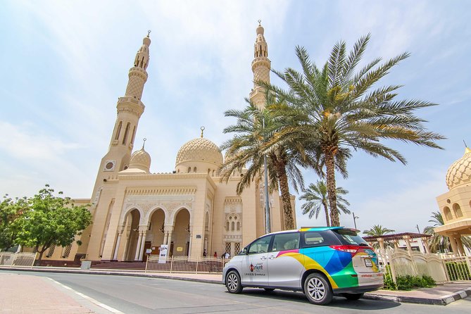 Dubai Private Arrival Airport Transfer to Any Hotels in UAE - A smooth ride in a sedan or minivan