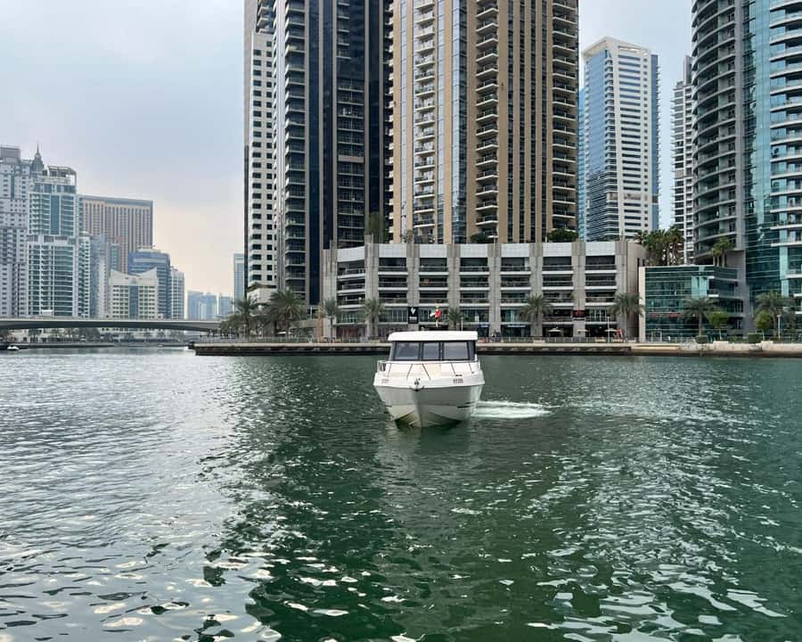 Dubai: Private Boat Cruise from Dubai Marina - Crew, service, and the one booking concern