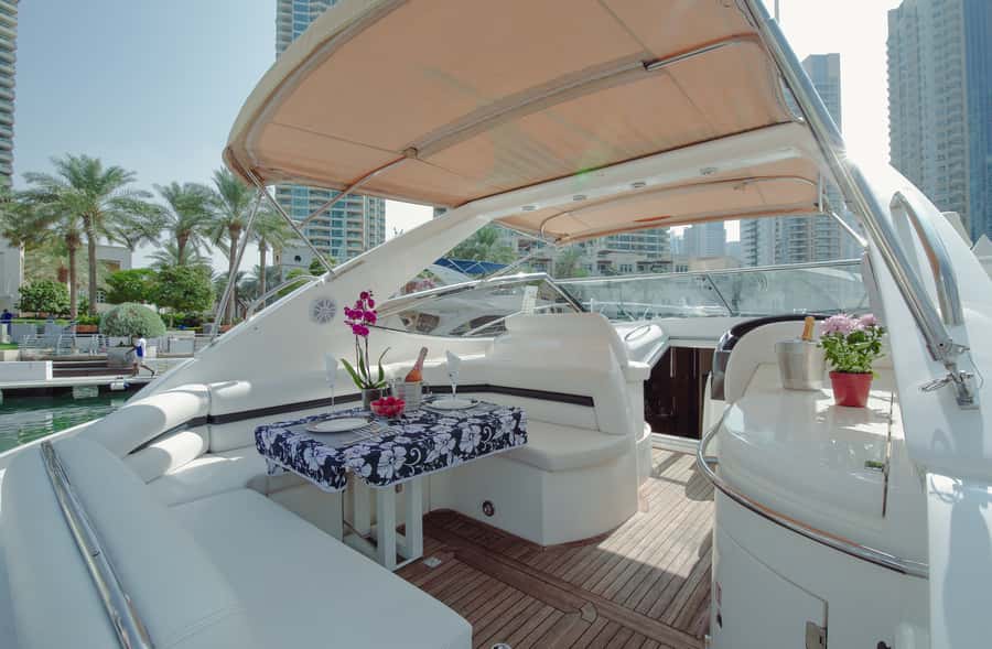 Dubai: Private Boat Cruise from Dubai Marina up to 12 people - Palm Jumeirah and Atlantis from the water