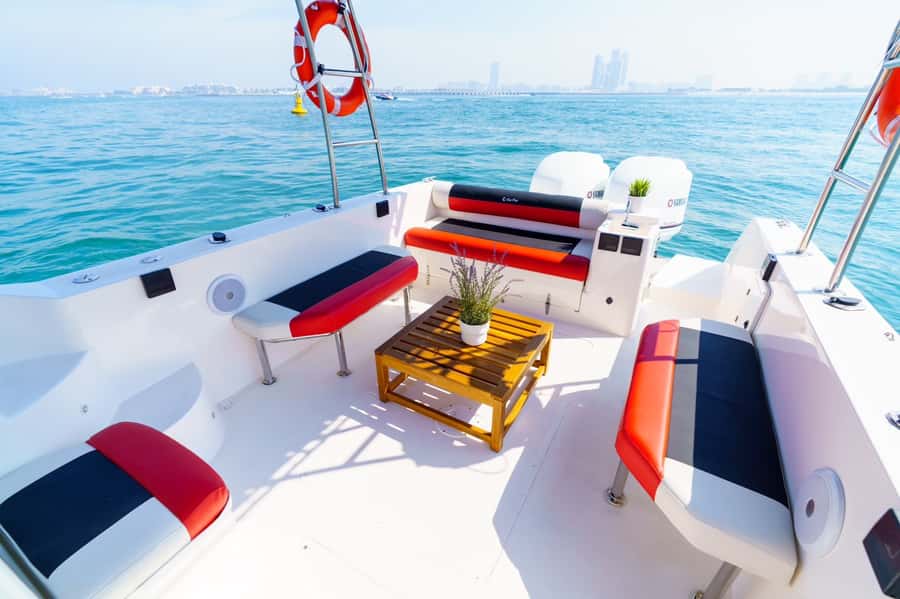 Dubai: Private Coastline Landmarks Mini-Yacht Tour - Atlantis at the Palm’s Outer Tip