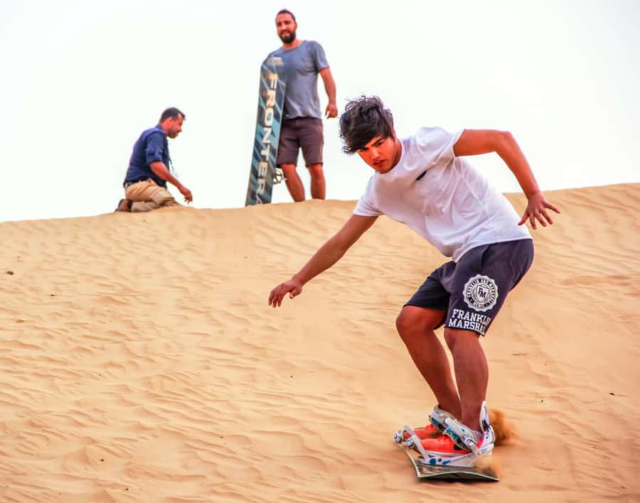 Dubai: Private Desert Day Tour and Wadi Shawka Pool Visit - From Dubai hotels to the Sharjah desert