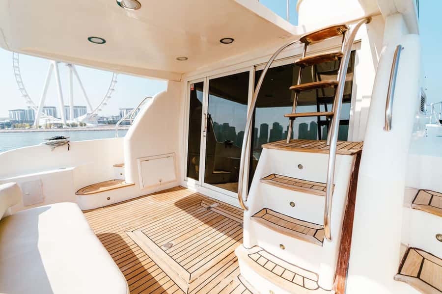 Dubai: Private Luxury Yacht Tour on a 50-Foot Yacht - Key Points Before You Book
