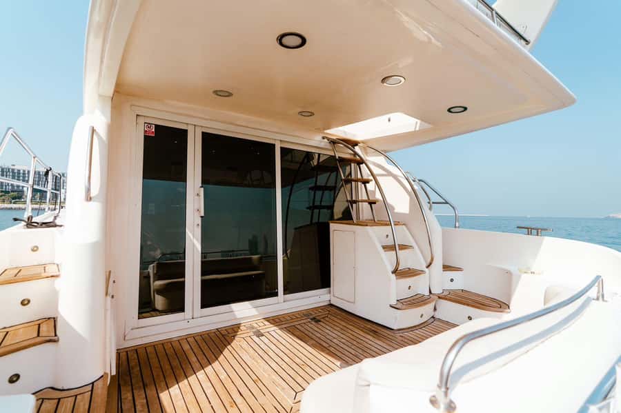Dubai: Private Luxury Yacht Tour on a 50-Foot Yacht - Palm Jumeirah and Atlantis From Offshore