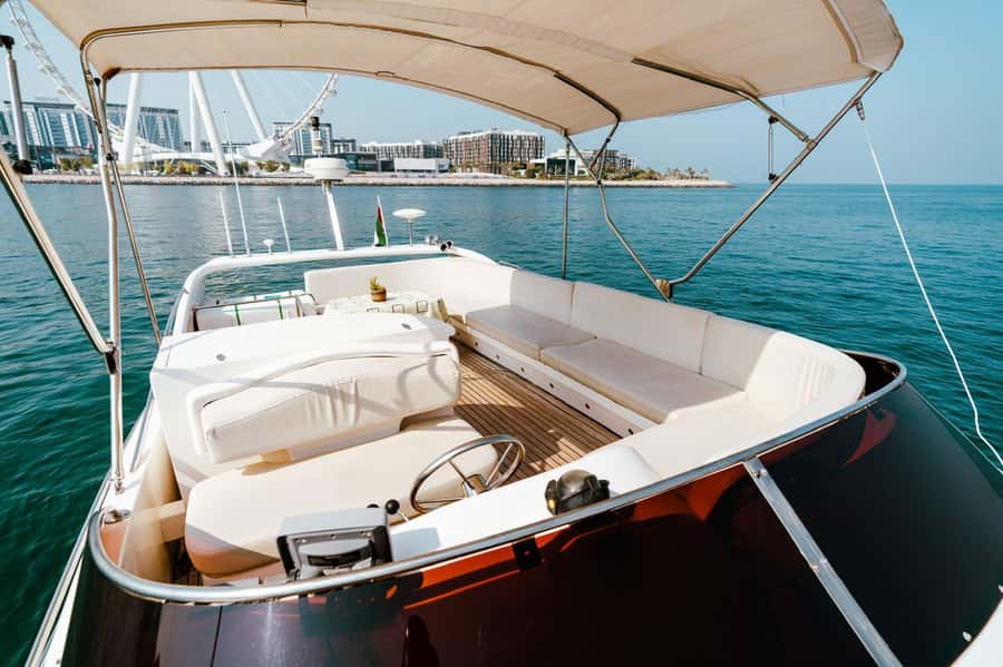 Dubai: Private Luxury Yacht Tour on a 50-Foot Yacht - Dubai Marina: A Strong Start for Photos
