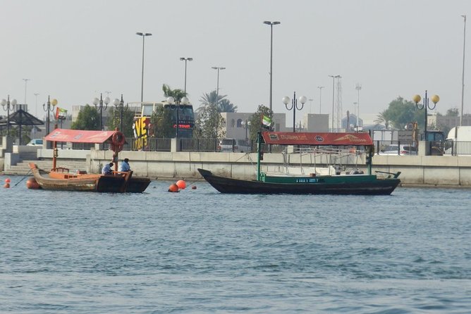 Dubai: Private Old & New Dubai city tour, Blue Mosque, Boat ride - Burj Al Arab and Jumeirah Beach: a fast first photograph