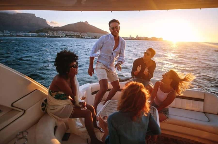 Dubai: Private Sunset Yacht Tour from Dubai Marina - What $350 means for a private group