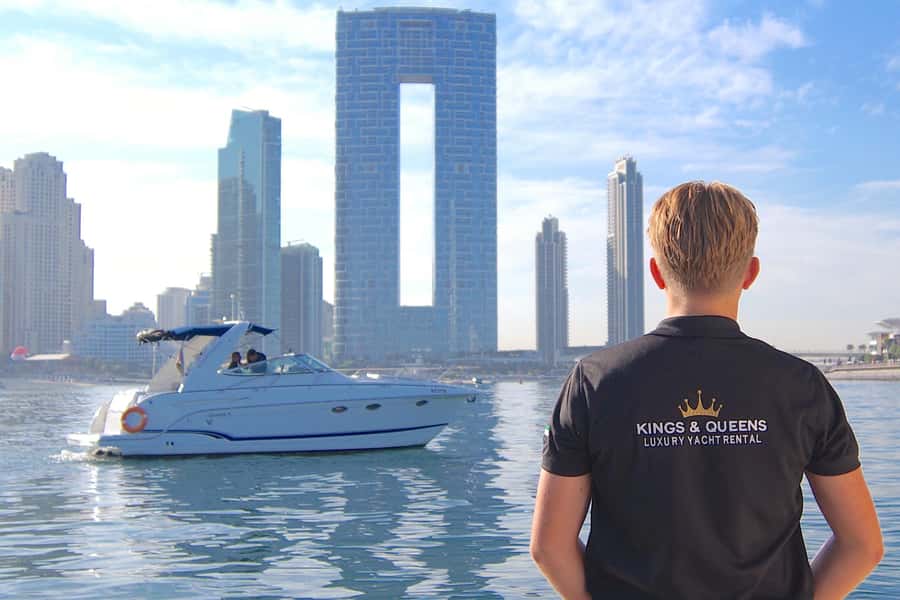 Dubai: Private Yacht Cruise for Unforgettable Memories - The one-hour Marina route