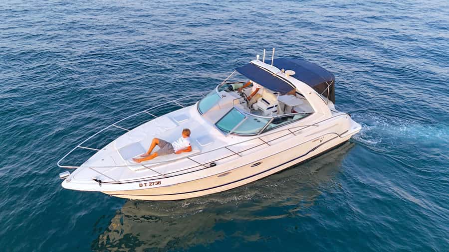 Dubai: Private Yacht Cruise for Unforgettable Memories - The two-hour route and its landmark choices