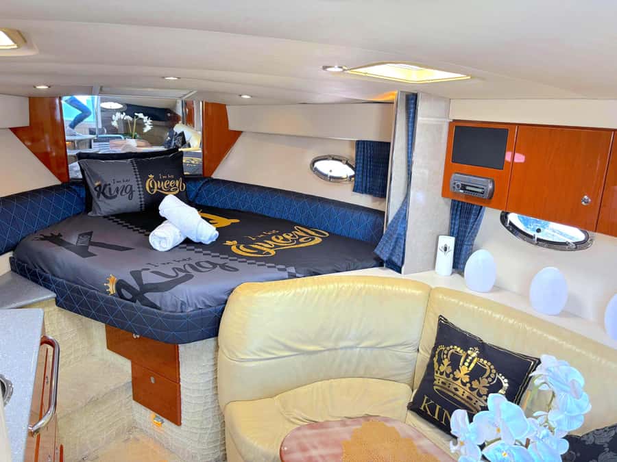 Dubai: Private Yacht Cruise for Unforgettable Memories - Sunset, city lights, and the best time to sail