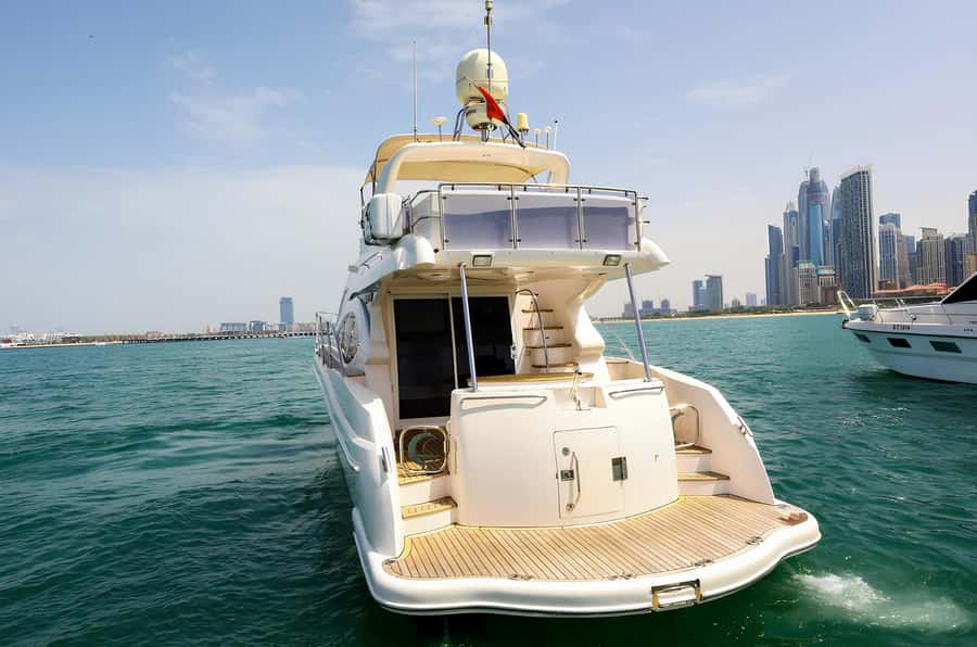 Dubai: Private Yacht Tour Experience with Soft Drinks - Jumeirah Beach Residence adds a beach view